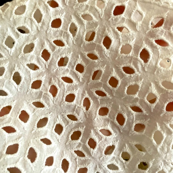 Hollister Eyelet White Crop Top - Picture 4 of 4